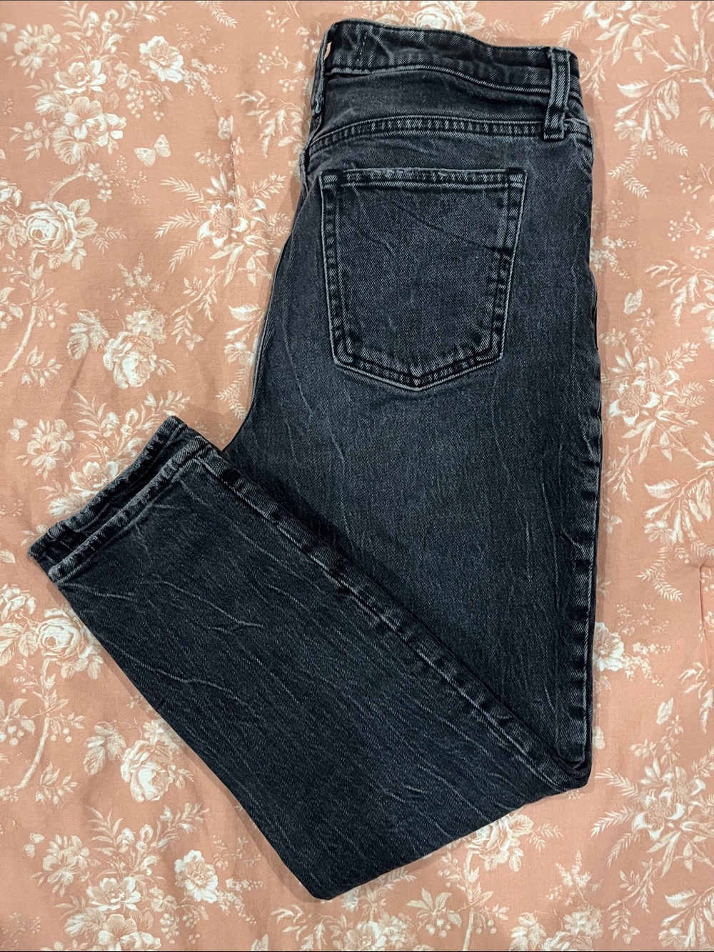 Abercrombie & Fitch The Mom High-Rise Jeans in Washed Black